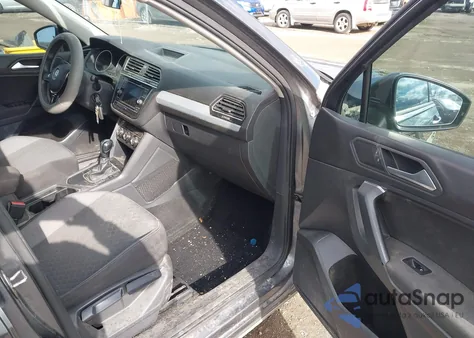 2019 Volkswagen Tiguan 2.0T S z USA, uszkodzony, nr VIN 3VV1B7AX5KM009121